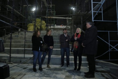 La gobernadora Bertone recorrió las obras de ampliación del cine en Río Grande