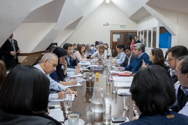 Analizan proyecto que busca garantizar un "trato digno y equitativo" a consumidores fueguinos