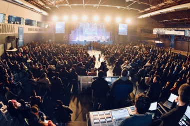 Peteco Carabajal y artistas folclóricos fueguinos brillaron en “La noche más Larga”