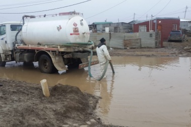 Por el mal estado de calles, el Municipio realiza trabajos en barrios del IPV y Promeba