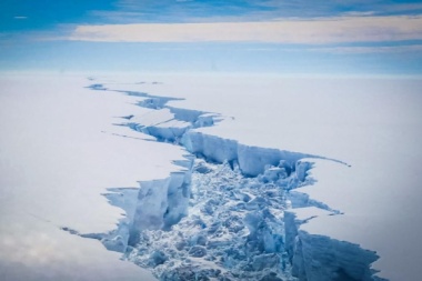 La Antártida se rompe en icebergs gigantes y advierten sobre sus efectos en el clima a nivel mundial