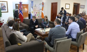 Melella recorrió el Centro "Mamá Margarita" junto al Embajador de Noruega