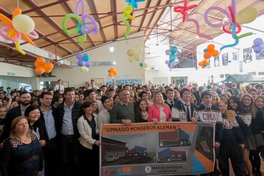 Se firmó un convenio de cooperación para la construcción de gimnasio del Monseñor Aleman