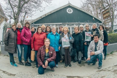 Adultos mayores recorren lugares históricos de Ushuaia