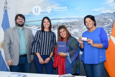Victoria Vuoto recibió a integrantes de la Editora Nacional raille y libro parlante