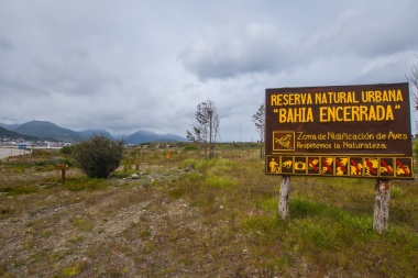 Colocaron cartelería indicativa en Bahía Encerrada