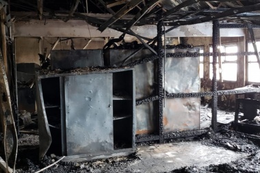 Arrancaron los trabajos de recuperación de la escuela incendiada en Chacra IV
