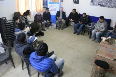 Reunión con vecinos del barrio “Héroes de Malvinas” en la Margen Sur