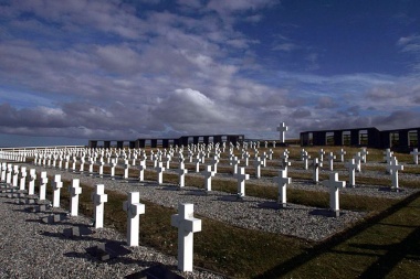 Por falta de fondos, dejarían de identificar a soldados caídos en Malvinas