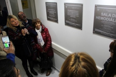 Bertone inauguró la nueva sala de hemodiálisis del Hospital de Río Grande