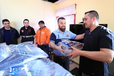 Gobierno entregó ropa y elementos de seguridad al personal del Hospital de Río Grande