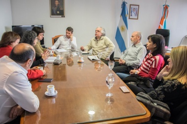 Empleo público: Gobierno ayudará a trabajadores a terminar su formación profesional