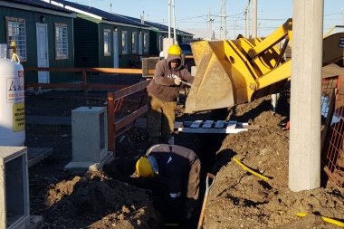 Barrio del Bicentenario: arrancaron los trabajos de conexión domiciliaria de gas