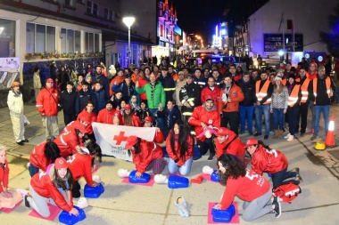 Más de 800 familias de Ushuaia participaron de la capacitación en RCP en plena San Martín