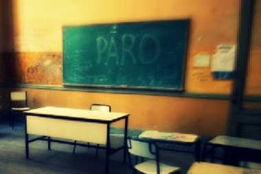 Arrancó otro paro de docentes fueguinos