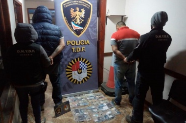 En el ingreso a Ushuaia detuvieron a dos personas que transportaban cocaína en un remis