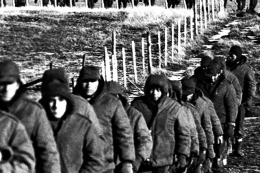 La Justicia citó para diciembre a cuatro militares acusados de torturas en la guerra de Malvinas