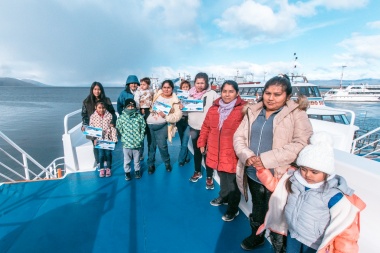 Conocer la propia ciudad: “Mi primera navegación en catamarán por el Canal Beagle”