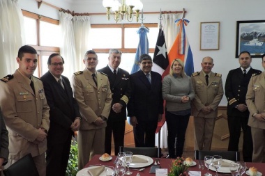 Bertone asistió a la Reunión de Autoridades con responsabilidad en el Canal Beagle