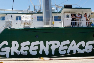 Salmoneras en el Beagle: Greenpeace denuncia en Chile “toma ilegal de mar”