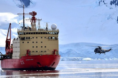 Luego de 10 años, los Sea King regresaron a la Antártida con el rompehielos Irízar