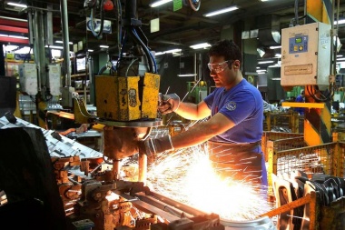 En un año se perdieron más de 172 mil puestos de trabajo, según un informe oficial