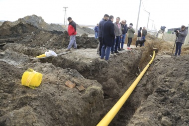 Barrio ‘La Rivera’: Avanzan las obras de gas entre vecinos, Gobierno y Municipio