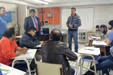 Arcando visitó el centro de formación laboral "Manuel Belgrano" en la Margen Sur