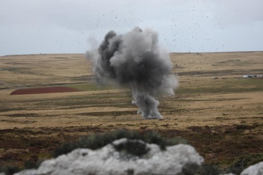 Destruyen más de 20 mil minas antipersonal y antitanques en las islas Malvinas