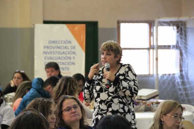 La argentina candidata al Nobel de Educación capacitó a docentes fueguinos