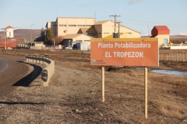 Tareas de limpieza y mantenimiento de la cisterna principal en El Tropezón