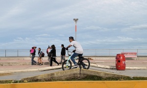 Río Grande: Por el calor, se levanta el asfalto