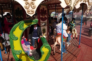 El Municipio inauguró el carrusel de la Margen Sur