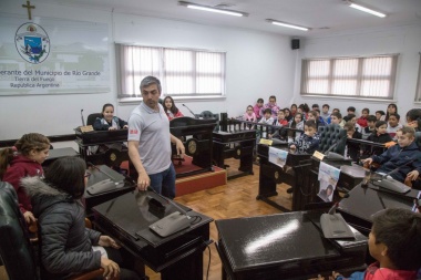 Alumnos de la Escuela N° 32 sesionaron en el Concejo Deliberante