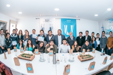 Vuoto entregó certificados a estudiantes que realizaron pasantías en áreas municipales