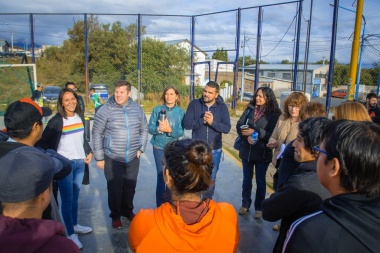 El intendente Vuoto y vecinos del barrio Perón analizaron obras para el sector