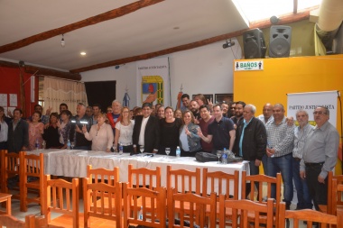Arcando presidió el congreso provincial del Partido Justicialista en Tolhuin