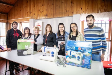 La Municipalidad entregó herramientas al Centro Comunitario del barrio Perón en Ushuaia