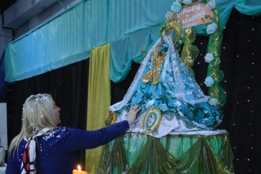 Con la presencia de Bertone y Freites se celebró el Día de la Virgen de Copacabana