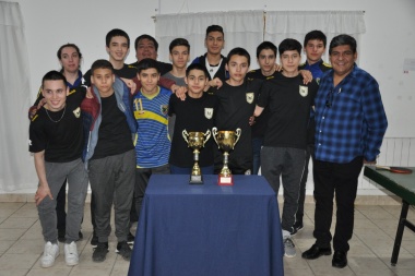 Arcando visitó a dirigentes y jugadores del Club Real Madrid de Río Grande
