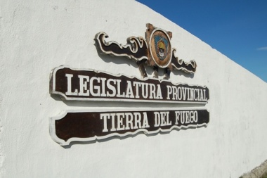 ¿En qué orden se deben ubicar las autoridades en actos oficiales?: el nuevo proyecto de la Legislatura