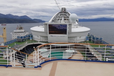 Con más de 3 mil personas a bordo, amarró en Ushuaia el crucero 'Star Princess'