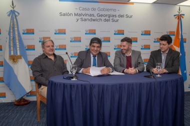 Gobierno firmó el contrato para comenzar con la obra del Corredor del Beagle