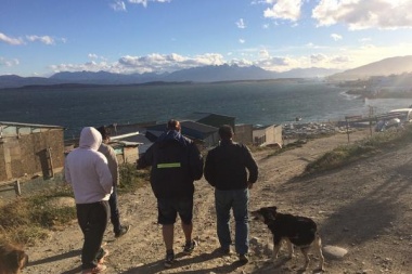 Worman se reunió con vecinos del barrio La Bolsita y analizaron la posibilidad de llevar agua y cloacas al sector