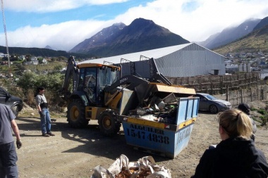 Barrio La Bolsita: comenzaron tareas de saneamiento acordadas con los vecinos