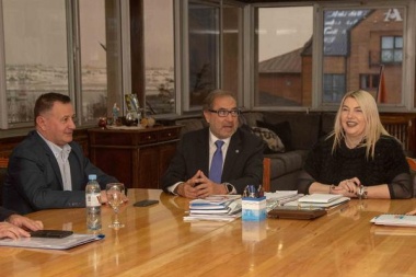 Malvinas: Bertone definió con Argüello un programa con acciones de visibilización
