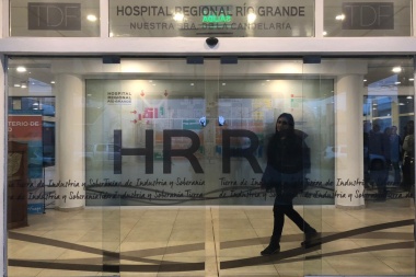Médicos “celebraron” su día con una protesta en el hall del Hospital