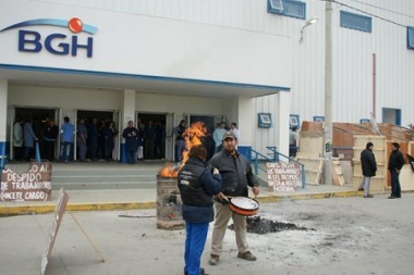 BGH: tensión por amenaza de 100 despidos