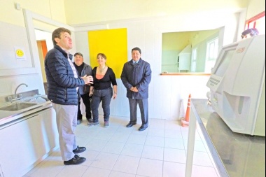 Melella recorrió la obra del Laboratorio Municipal de Análisis Clínicos