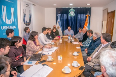 Ushuaia: Dos empresas ofertaron para la repavimentación de Prefectura y Garramuño